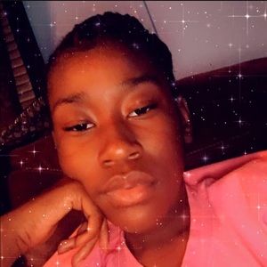 Meet your Posher, Danika